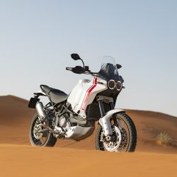 Ducati-DesertX-04.jpg